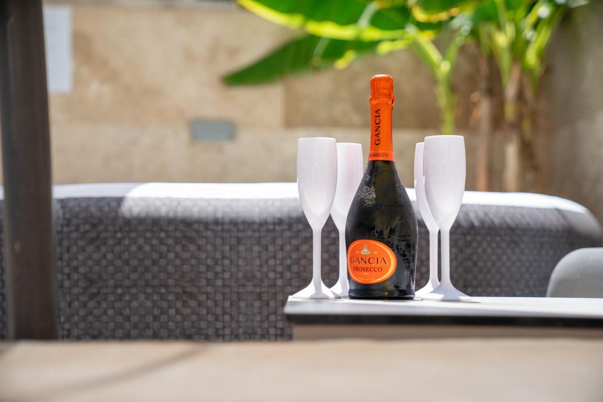Vellum Luxury Living Hotel Kallithea  Exterior foto